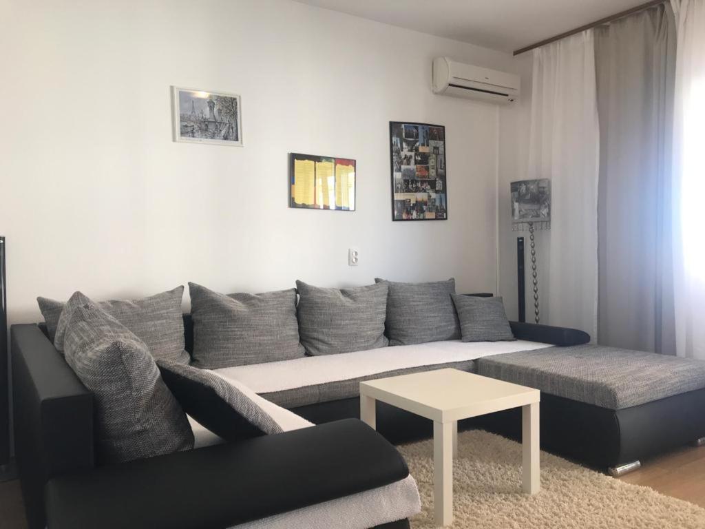 Apartments Vojin Τρογκίρ Εξωτερικό φωτογραφία