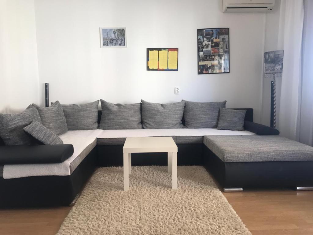 Apartments Vojin Τρογκίρ Δωμάτιο φωτογραφία