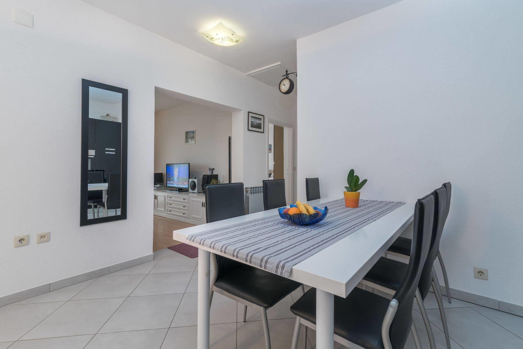 Apartments Vojin Τρογκίρ Εξωτερικό φωτογραφία