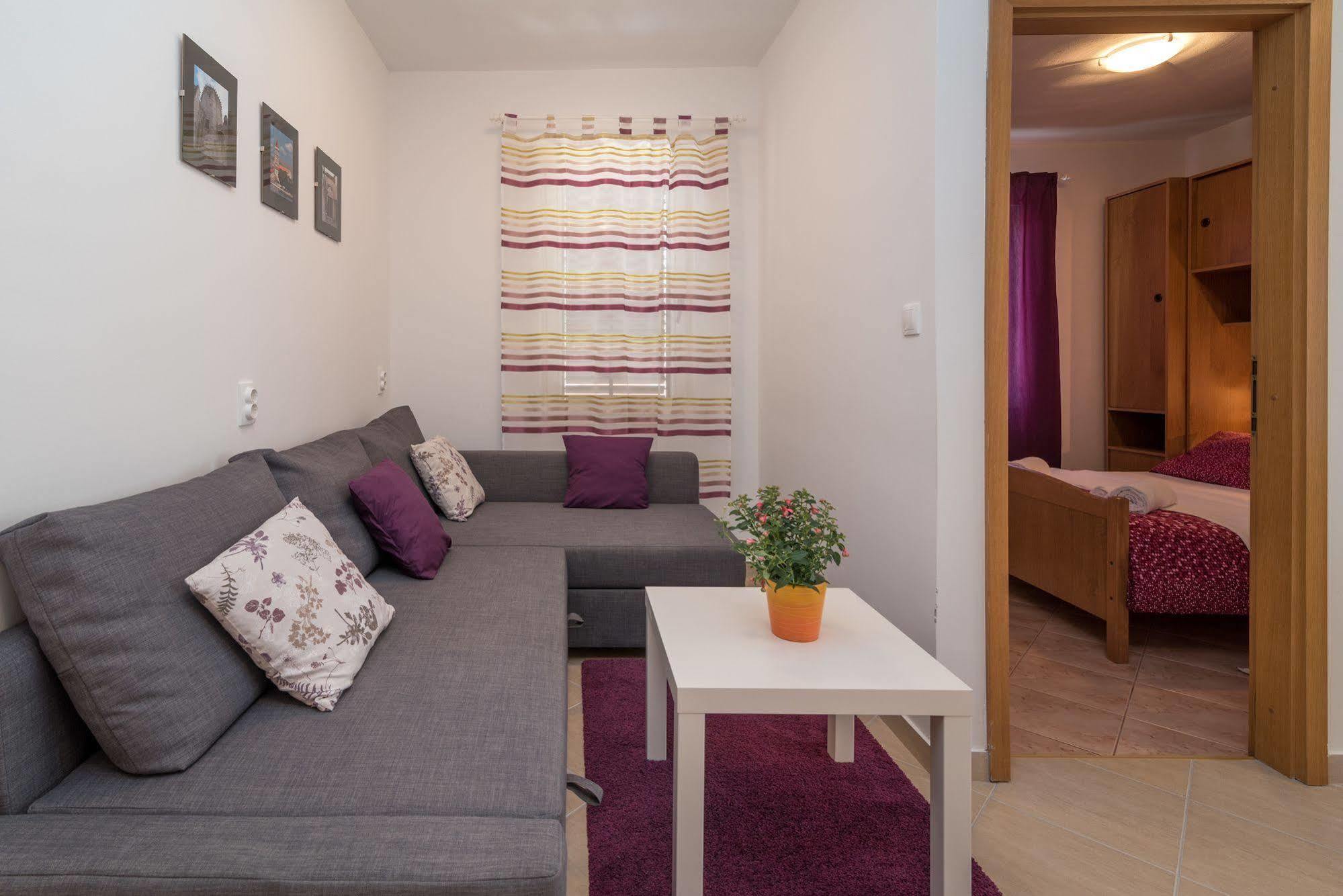 Apartments Vojin Τρογκίρ Εξωτερικό φωτογραφία