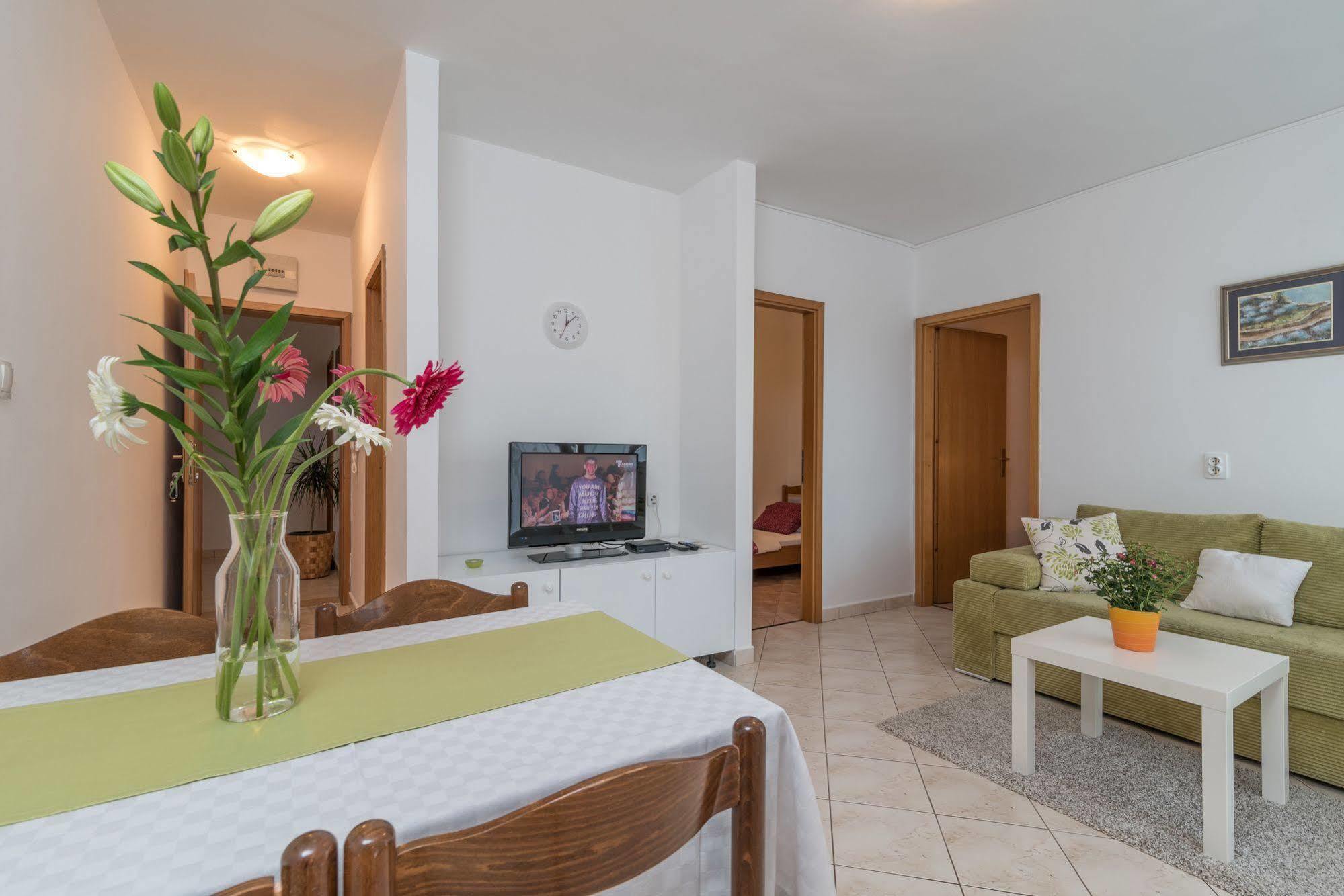 Apartments Vojin Τρογκίρ Εξωτερικό φωτογραφία