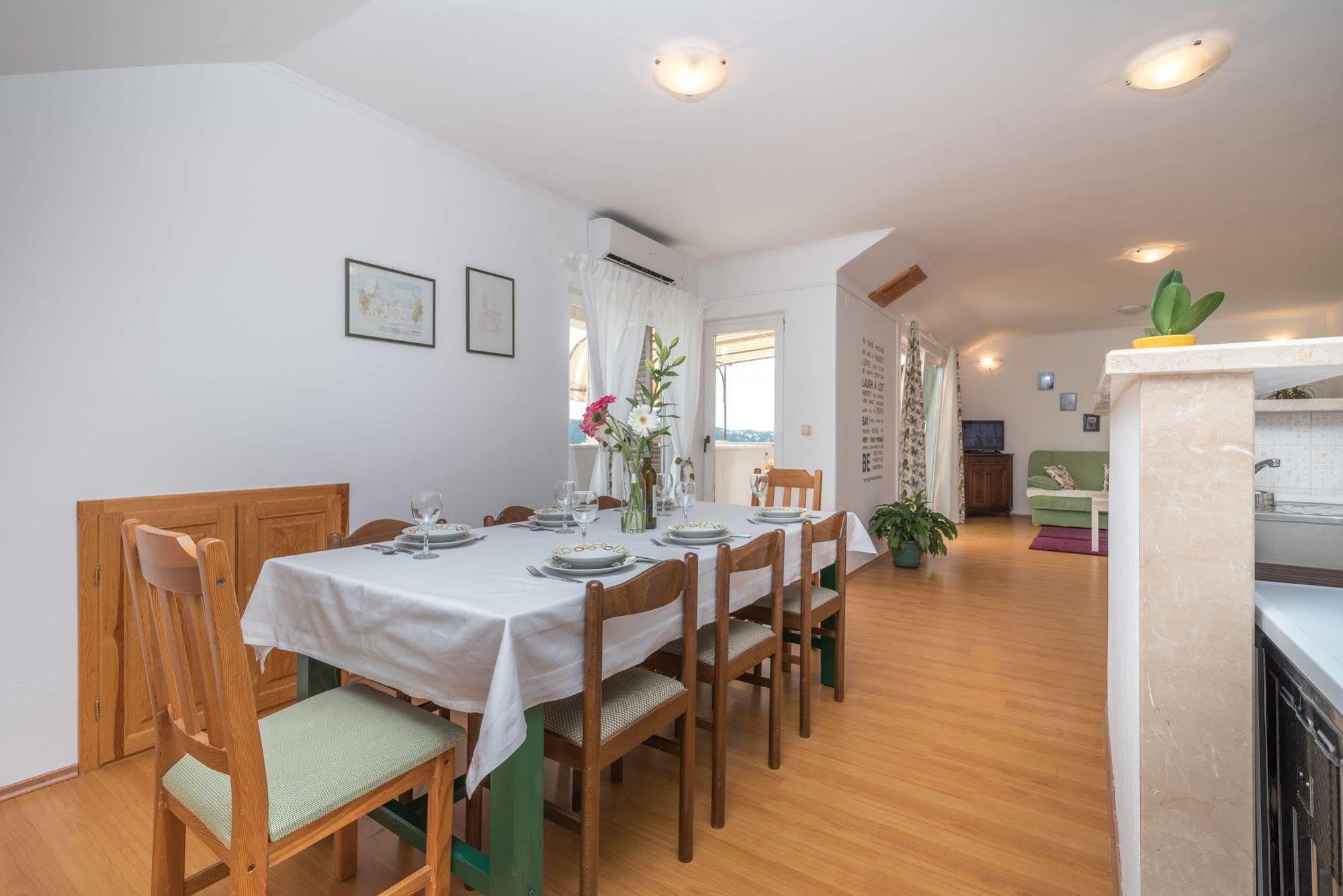 Apartments Vojin Τρογκίρ Εξωτερικό φωτογραφία