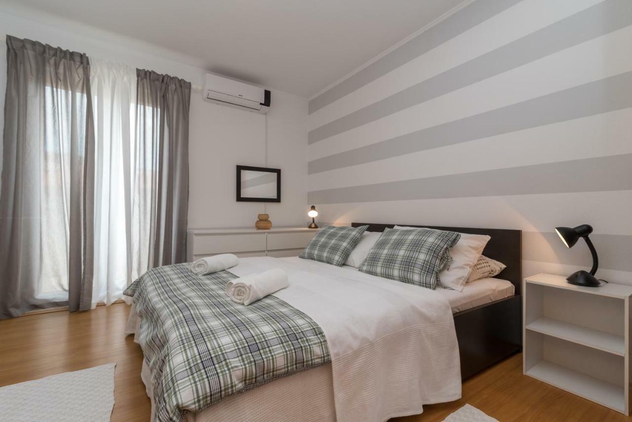 Apartments Vojin Τρογκίρ Εξωτερικό φωτογραφία