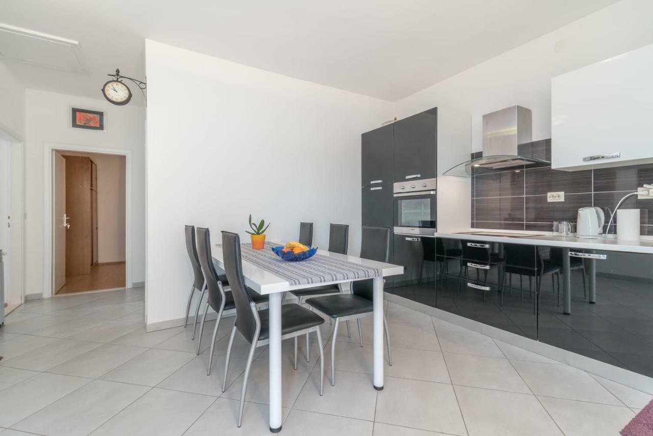 Apartments Vojin Τρογκίρ Εξωτερικό φωτογραφία