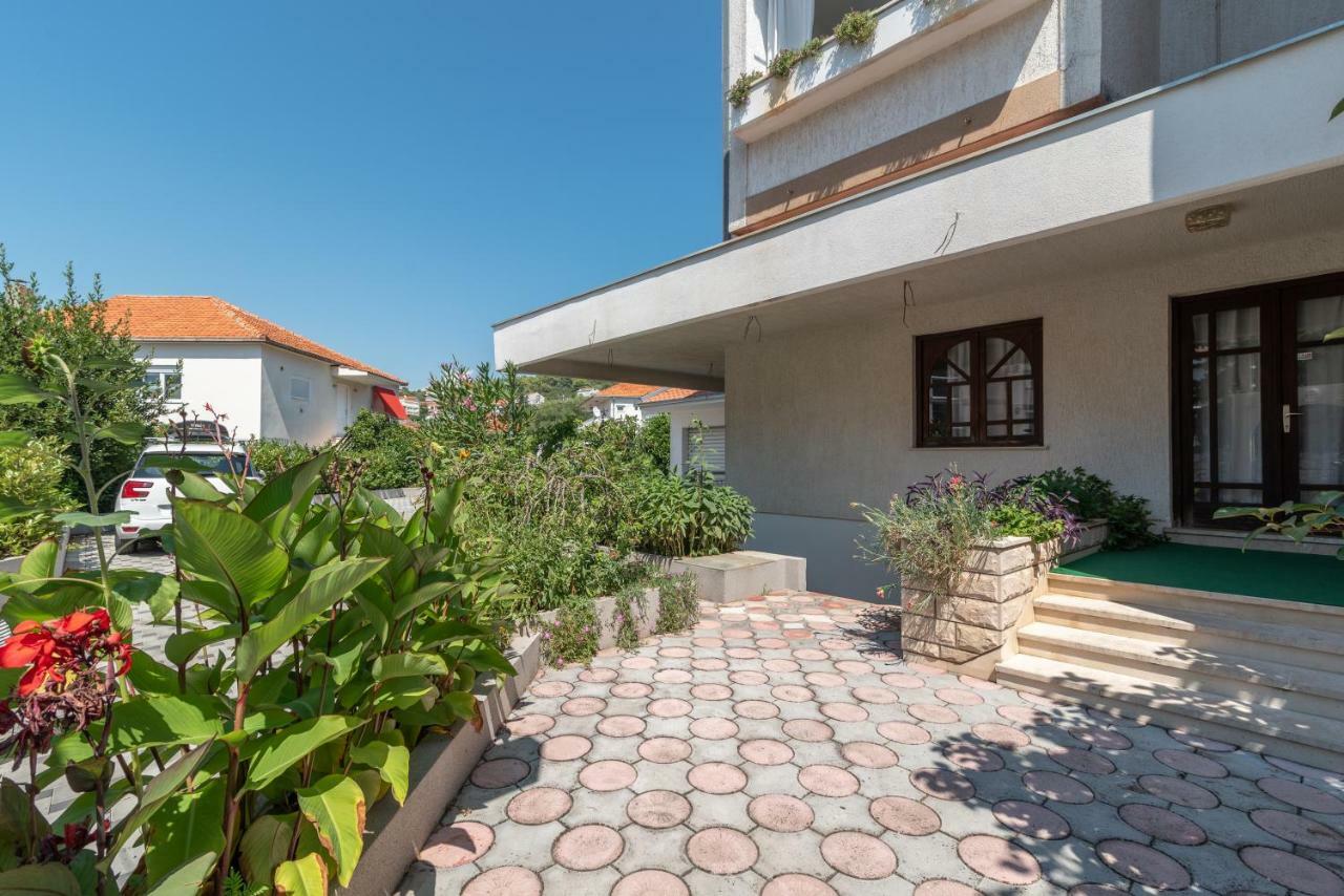 Apartments Vojin Τρογκίρ Εξωτερικό φωτογραφία